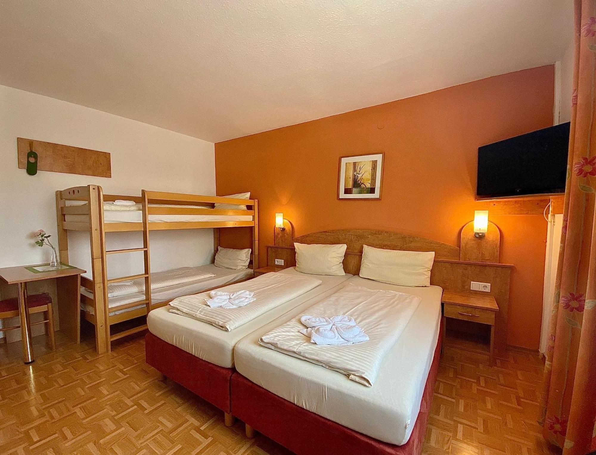 Hotel Gasthof Rose غنزبرغ المظهر الخارجي الصورة
